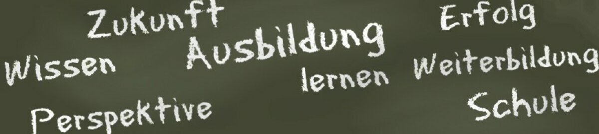 Tafel mit Kreide beschriftet